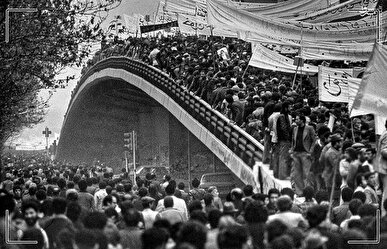 فرو رفتن در دهان نهنگ برای روایت انقلاب