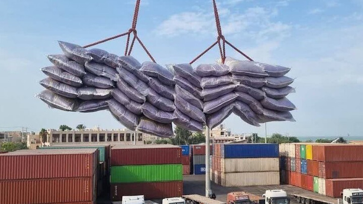 واردات کالا&zwnj;های اساسی بدون انتقال ارز از استان&zwnj;های مرزی مجاز شد