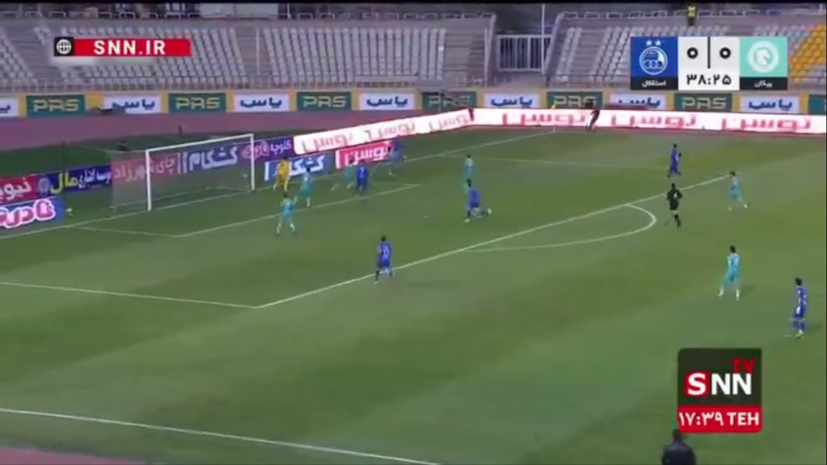 استقلال به پیکان توسط منیر الحدادی که با اعلام داور آفساید اعلام شد