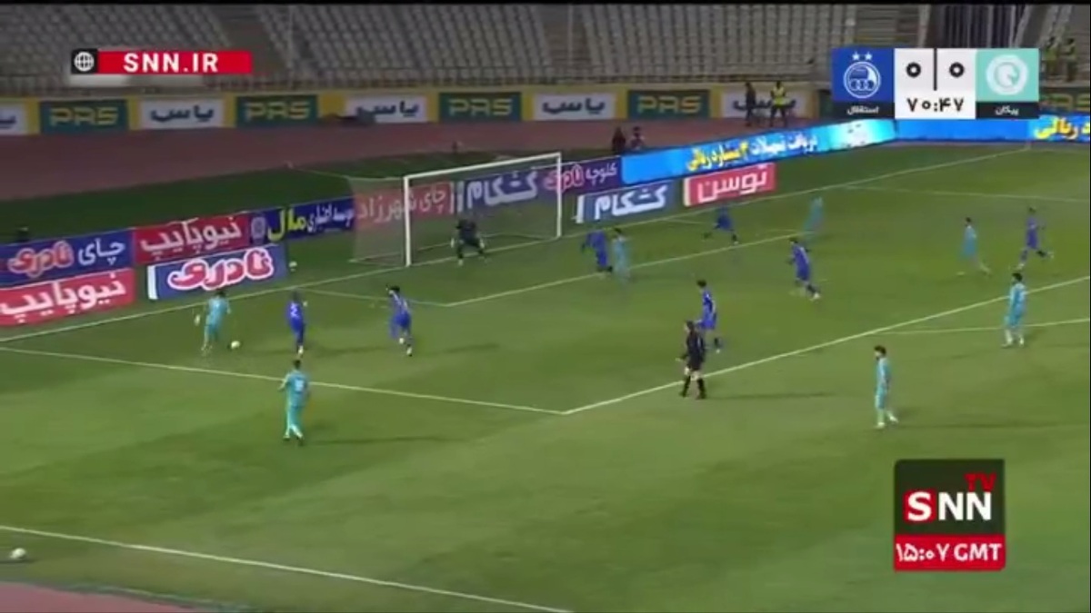 گل اول پیکان به استقلال توسط علی آزادمنش در دقیقه ۷۱