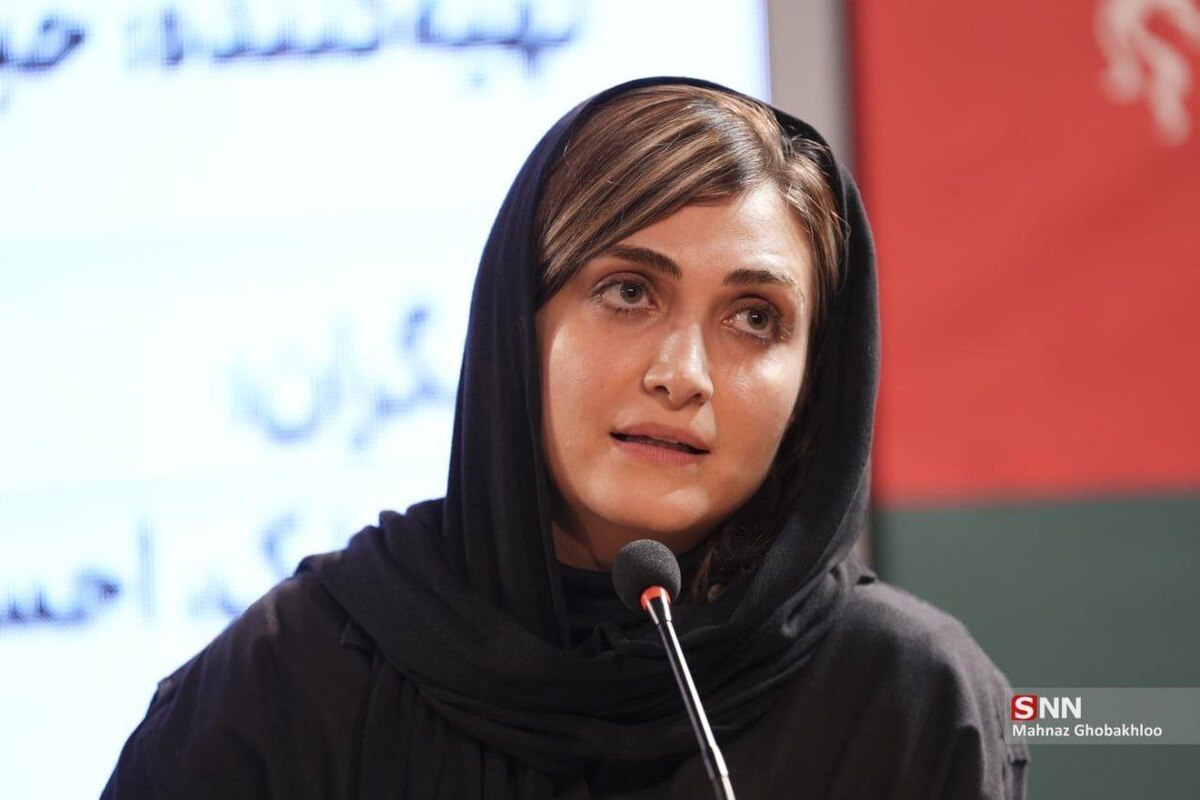 حضور الناز ملک برای دومین بار در نشست خبری چهل و چهارمین جشنواره فیلم فجر + تصاویر