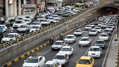 ترافیک در بزرگراه‌های حکیم و نواب تردد سنگین است