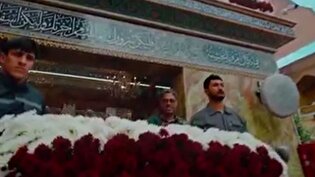 گل آرایی حرم مطهر امیرالمؤمنین (ع) در آستانه میلاد امام زمان (عج)