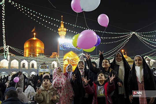 حال و هوای حرم مطهر رضوی در شب میلاد حضرت مهدی (عج)