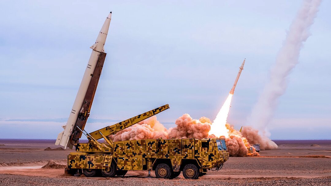 مجوز مذاکره با پیش&zwnj;شرط&zwnj;های آن؛ مذاکرات جدید و مخاطرات جدیدتوپ در زمین آمریکا؛ اعلام آمادگی ایران برای هر دو گزینه جنگ و دیپلماسیمذاکرات مسلح؛ ایالات متحده باید &laquo;حسن نیت&raquo; نشان بدهد!