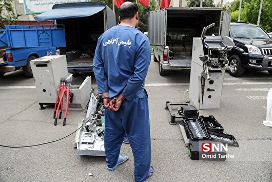 دستگیری فردی که خودرو های سازمانی را آتش می زد