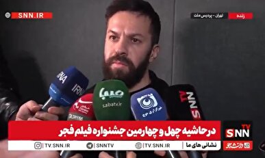 کارگردان فیلم «بیلبورد»: رسانه همان‌قدر که کارکرد دارد، می‌تواند با یک برش قهرمان یا ضدقهرمان بسازد + فیلم