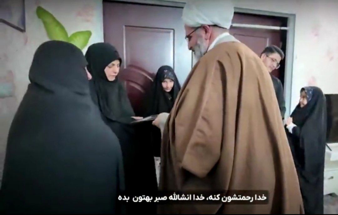 نمایندگان مجلس خبرگان و ولی&zwnj;فقیه در استان سمنان با خانواده&zwnj;های شهدای اخیر دیدار کردند+ فیلم