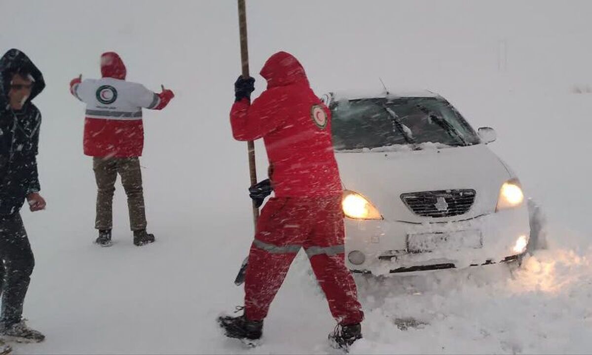 تلاش ۱۰ ساعته جان مادر را نجات داد