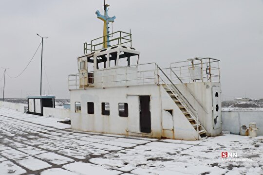 بارش برف در دریاچه ارومیه