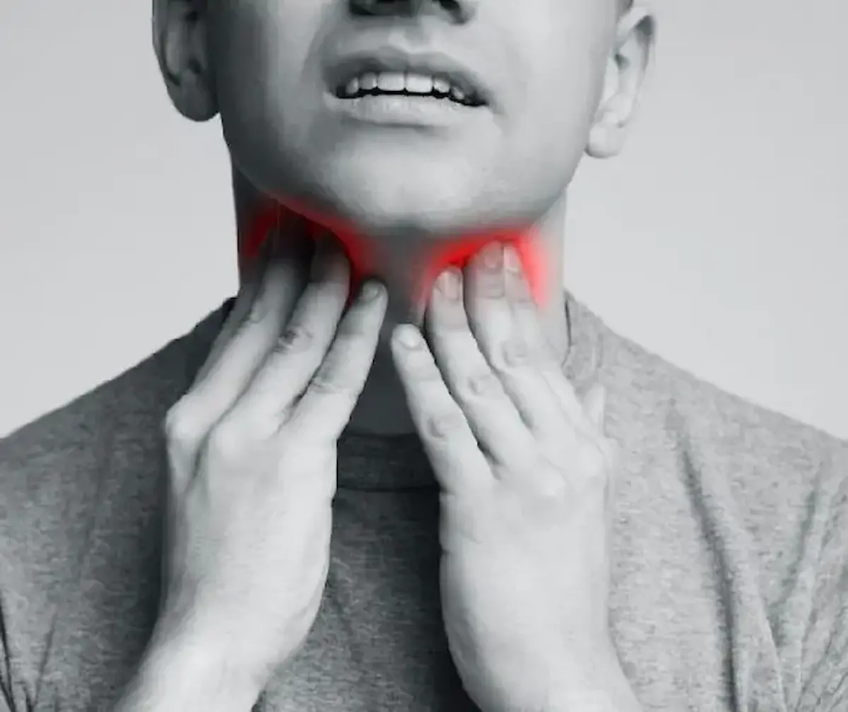 گرفتگی صدا؛ هشدار مهم سرطان حنجره/ تشخیص زودهنگام نجات صدا و زندگی