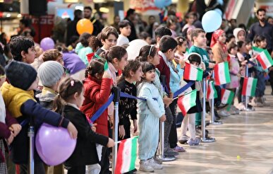 خانواده‌ها پای ثابت سه روز جشن نیمه شعبان و دهه فجر در باغ کتاب تهران 