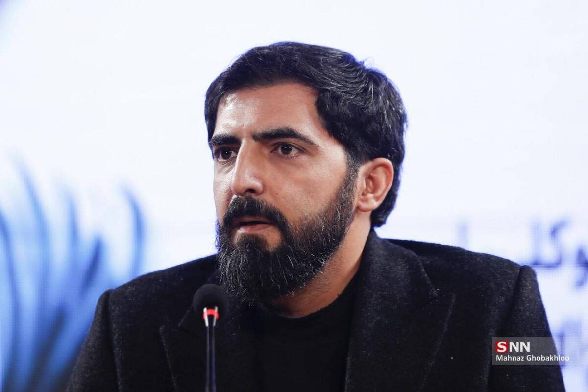 کارگردان فیلم &laquo;جانشین&raquo;: کسی که پاسپورت آمریکا می&zwnj;گیرد، به&zwnj;صورت رسمی قسم خورده علیه کشور مادری&zwnj;اش بجنگد! + فیلم