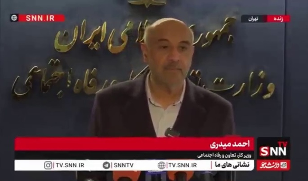 میدری: بیش از ۳۰۰۰ واحد مسکونی تعاونی تحویل مردم شد/افتتاح آب&zwnj;شیرین&zwnj;کن میناب با ظرفیت ۵۰۰۰ مترمکعب در روز