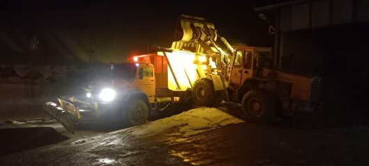 ۱۶۰ دستگاه ماشین‌آلات برای عبور و مرور امن و عملیات راهداری زمستانی مستقر شد