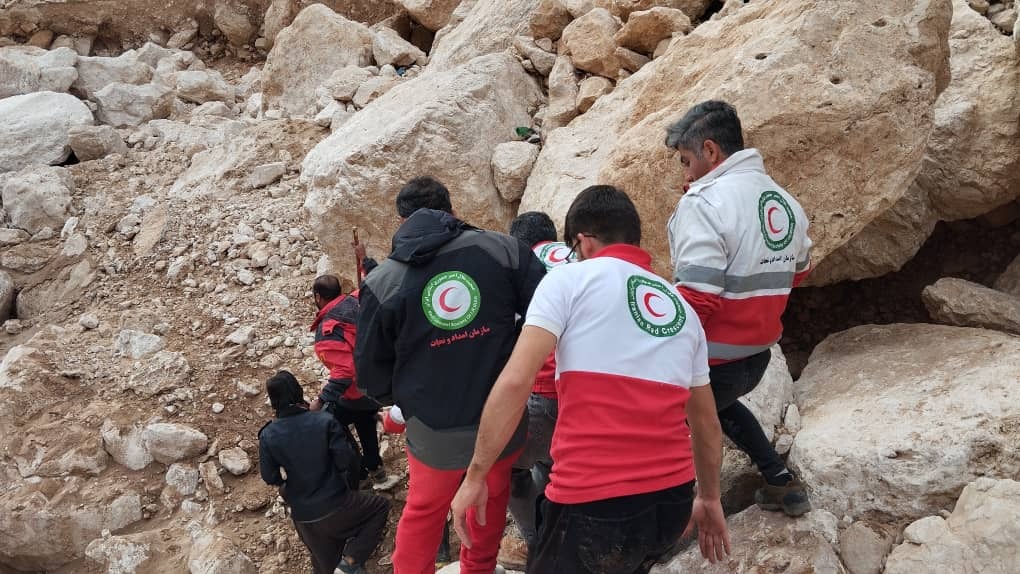 از اتاق عملیات تا چادرهای اضطراری/ روایت خسارت به پایگاه هلال احمر ایذه