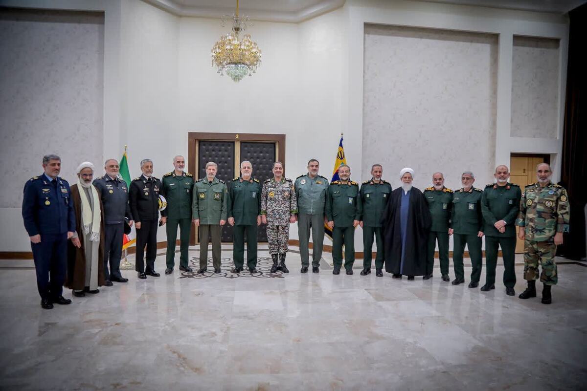 تأکید بر وحدت نیرو‌های مسلح و مقابله با توطئه‌های دشمن  + عکس