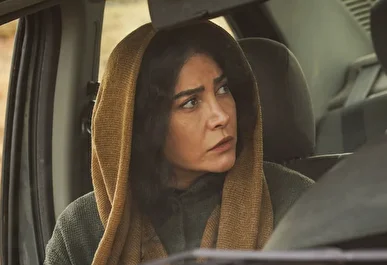 «فیلم سقف» سعید خانی در جشنواره فجر؛ یک کمدی خیلی معمولی با مصرف جنگ ۱۲ روزه!