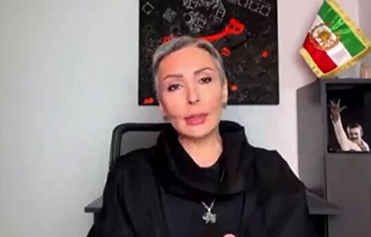 بازیگر فراری در نقش سخنگوی جنگ؛ حمایت از حمله نظامی و حمله به مخالفان