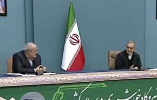 تا پایان دولت حتما ۳۰ هزار مگاوات نیروگاه تجدیدپذیر احداث می‌شود/ پزشکیان: ۳۰ هزار مگاوات برای پایان دولت خیلی دیر است؛ ما می‌گوییم همه را تمام کنیم شما می‌گویید تا پایان دولت؟