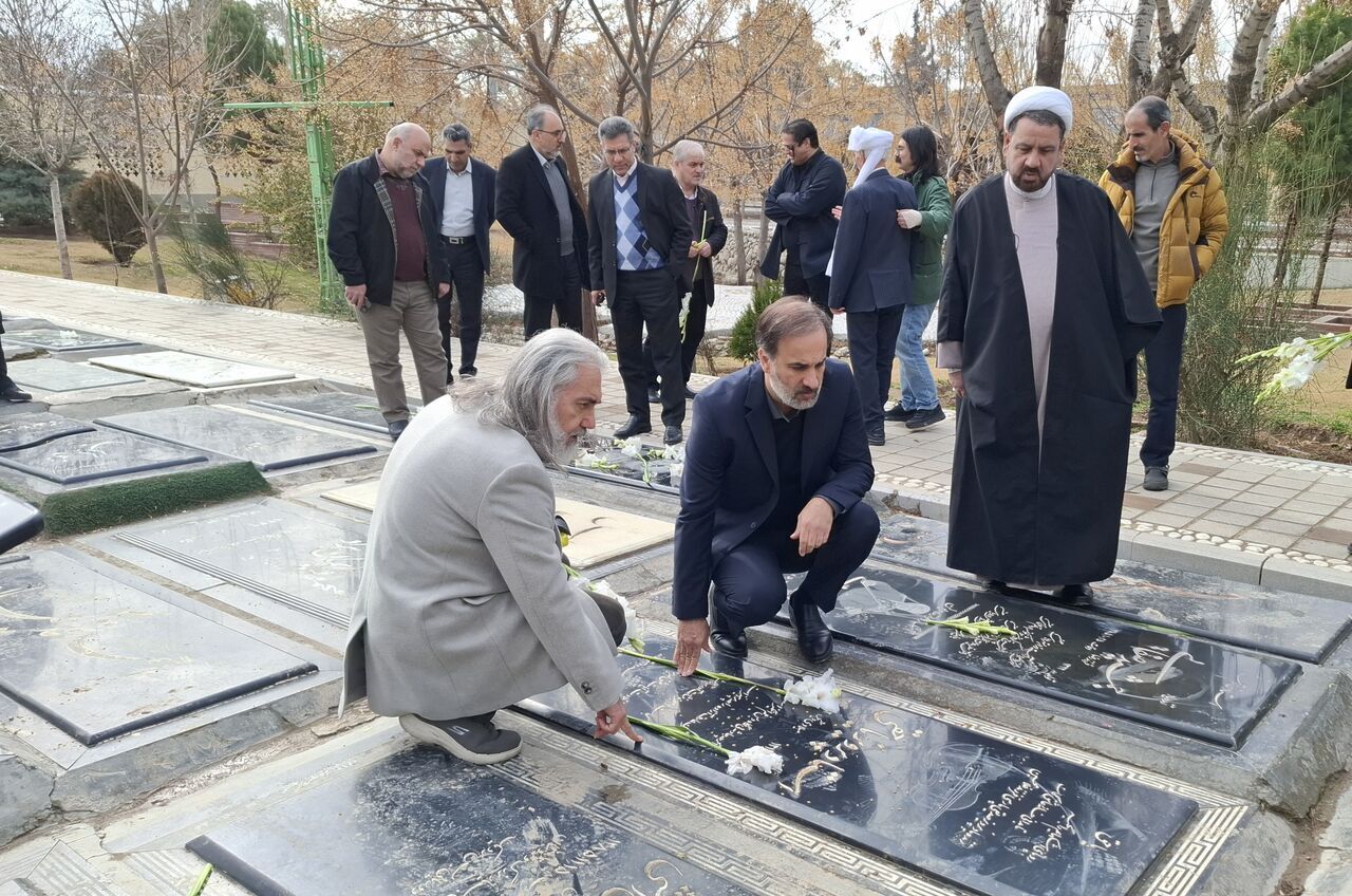 چهل&zwnj;ویکمین جشنواره موسیقی فجر با ادای احترام به هنرمندان فقید آغاز شد