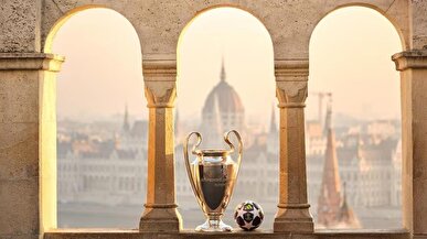 رونمایی رسمی از توپ مراحل حذفی لیگ قهرمانان اروپا