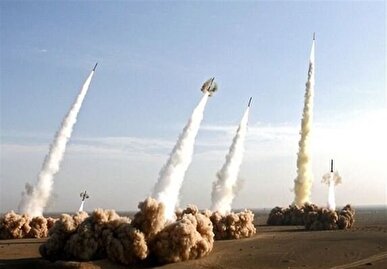 شگفتانه‌های موشکی ایران همزمان با حضور فرمانده سنتکام + فیلم