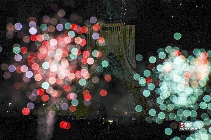 نور افشانی در شب سالگرد پیروزی انقلاب اسلامی