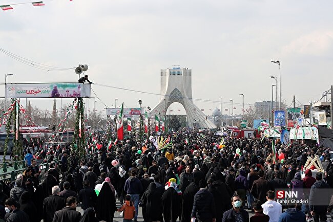 جشن چهل و هفتمین سالگی انقلاب با حضور میلیونی مردم/ دشمنان مایوس شدند+فیلم