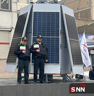 نمایش دستاوردهای فضایی در راهپیمایی ۲۲ بهمن+ عکس