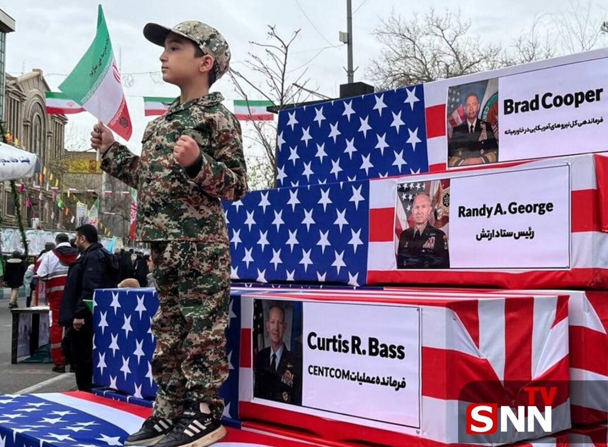 تابوت فرماندهان ارشد آمریکایی در راهپیمایی ۲۲ بهمن ماه