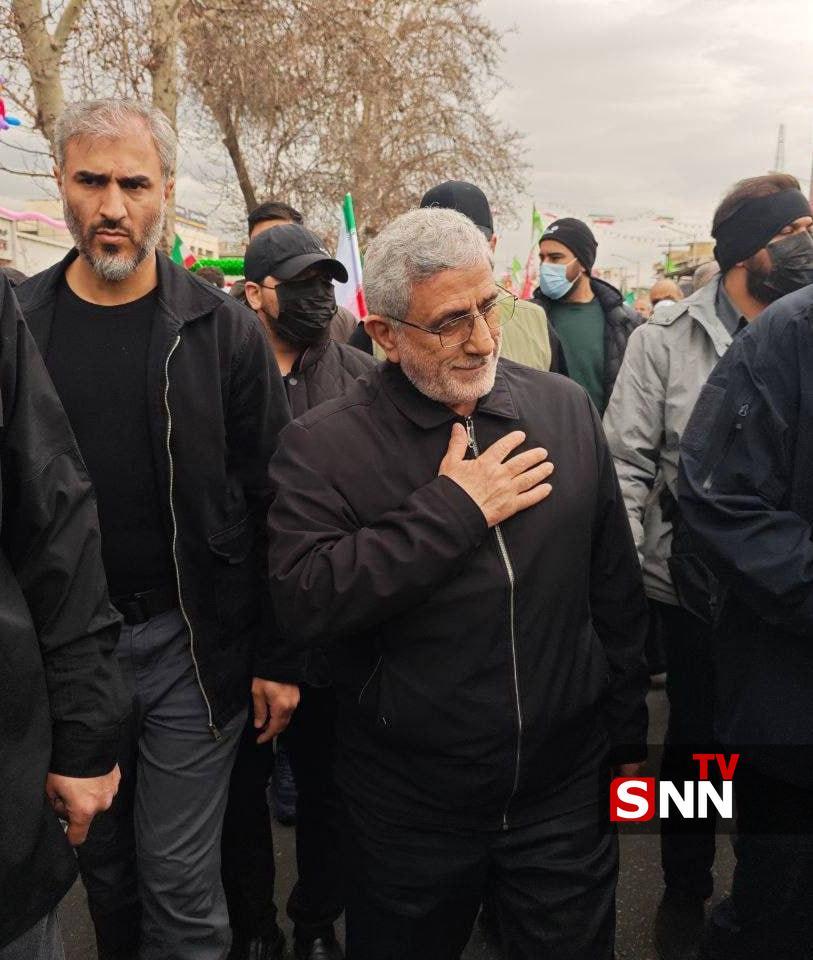 حضور سردار قاآنی در راهپیمایی ۲۲ بهمن + عکس