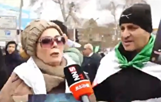 به خاطر رهبرم که ایستاده دعوتمان کردند آمدم