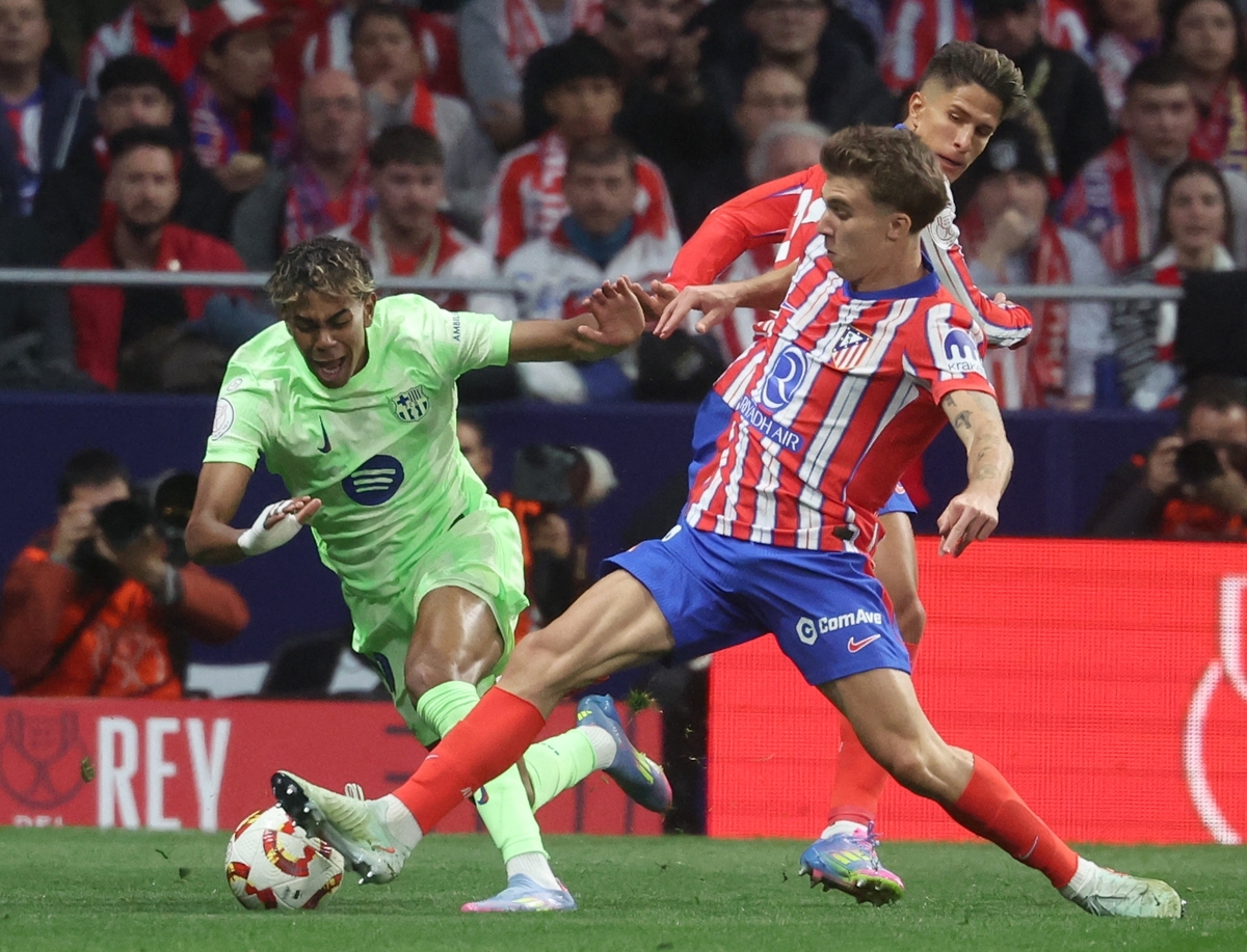 ساعت بازی و ترکیب دو تیم بارسلونا و اتلتیکو ماردید/ دوئلِ لوکمن و یامال در شبِ غیبتِ پادشاهان