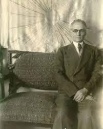 این دغل&zwnj;بازان که می&zwnj;بینید، مگسانند گردِ شیرینی! / &laquo; شیر و خورشید &raquo; آن حقیقتی که در حافظه جمعی گم شد