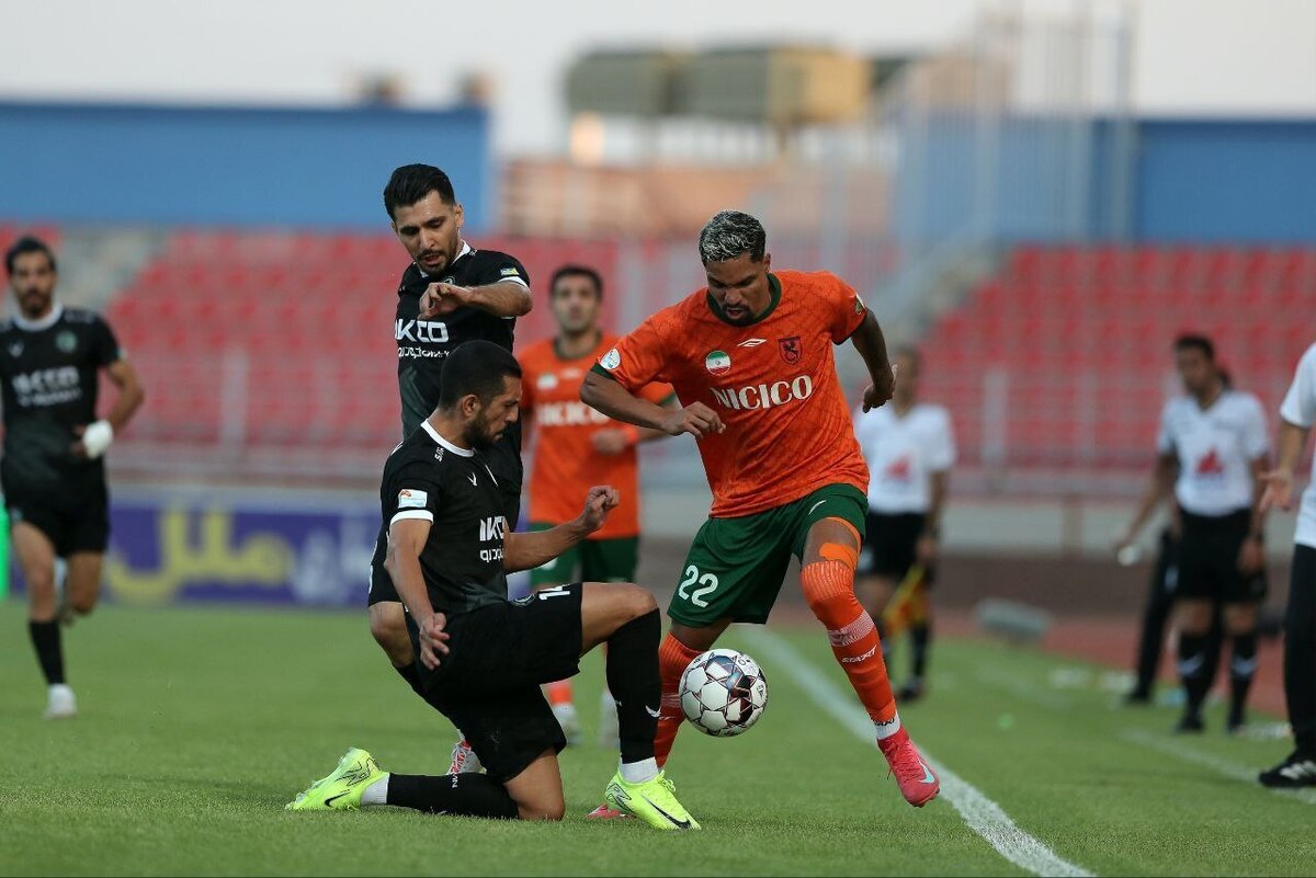 شروع انفجاری مس رفسنجان برابر پیکان/ گل سریع و کارت قرمز در نیمه اول+ فیلم