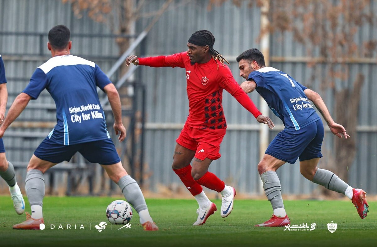 فیلم سوپرگل گل گهر به پرسپولیس از بیرون محوطه جریمه