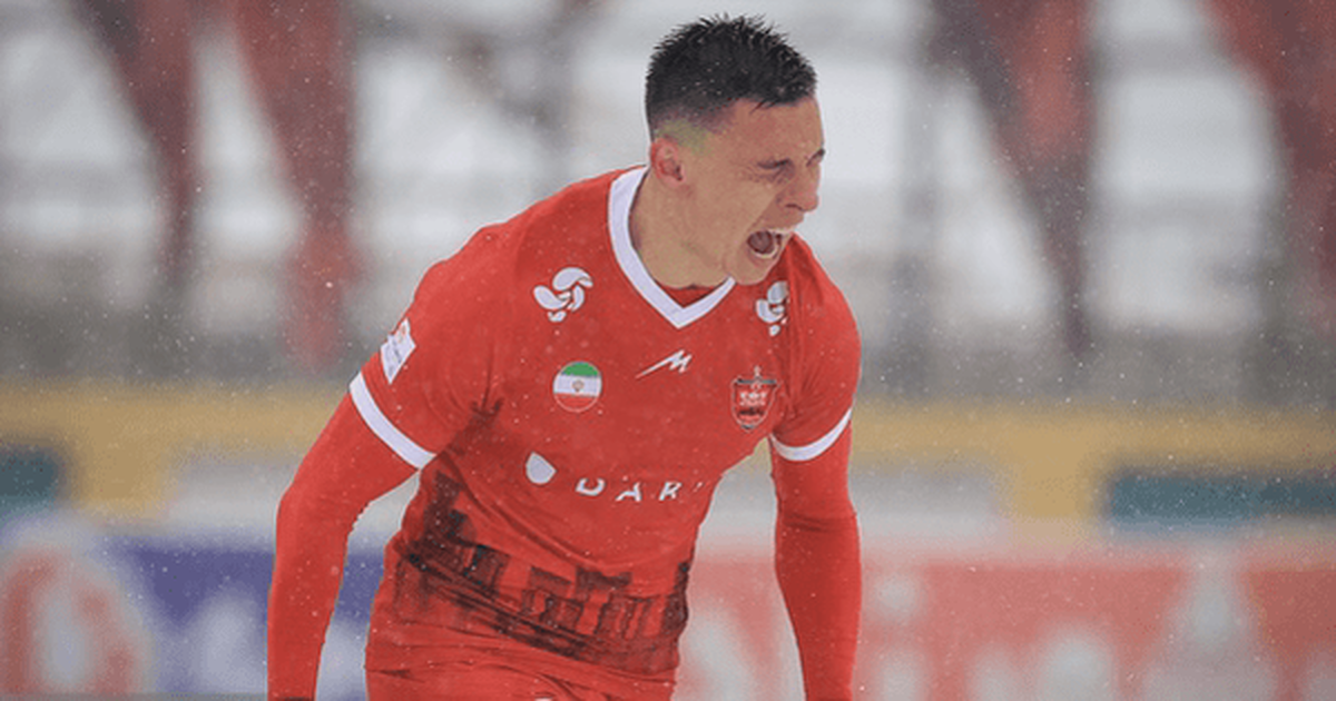 فیلم سوپرگل پرسپولیس به گل گهر توسط سرگیف از پشت محوطه جریمه