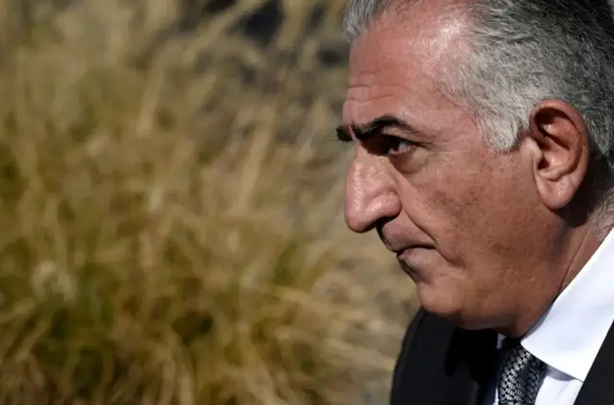 وحشت ربع پهلوی از سخنرانی در میان هواداران کم تعداد / هذیان گویی در پشت شیشه آهنین در مونیخ! + فیلم