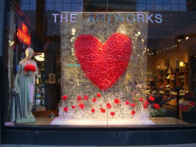 ژست عزاداری یک درصدی‌ها در اینستاگرام با چاشنی تفریح و جشن در روز ولنتاین! + فیلم