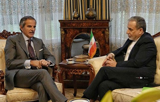 دیدار و گفتگوی رافائل گروسی مدیرکل آژانس بین‌المللی انرژی اتمی با سید عباس عراقچی وزیر امور خارجه جمهوری اسلامی ایران در ژنو