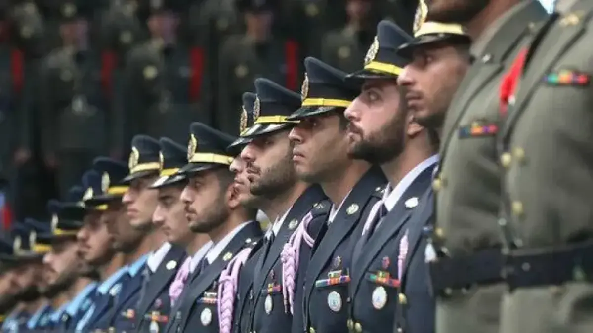 اعطای درجه رئیس جمهور به دانش آموخته دانشگاه افسری و پلیس + فیلم