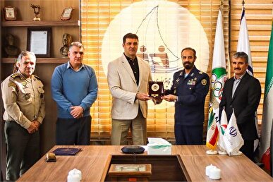 تفاهم‌نامه همکاری میان سازمان تربیت بدنی ارتش و فدراسیون قایقرانی امضا شد