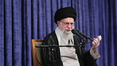 رهبر انقلاب: صنعت هسته‌ای صلح‌آمیز حق ملت ایران است + عکس