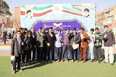 اهدای قرآن به دانش آموزان در واکنش به هتک حرمت‌های اخیر