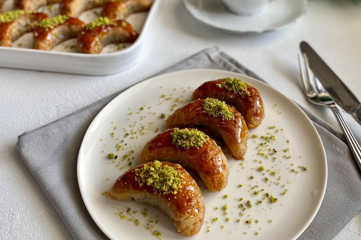 چه غذاهایی در ماه رمضان بخوریم؟ / برنامه کامل تغذیه سحری و افطار برای جلوگیری از ضعف و تشنگی چه غذاهایی در ماه رمضان بخوریم؟ / برنامه کامل تغذیه سحری و افطار برای جلوگیری از ضعف و تشنگی