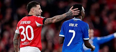 فخر فروشی در زمین بازی؛ من جام جهانی دارم ولی تو نداری!