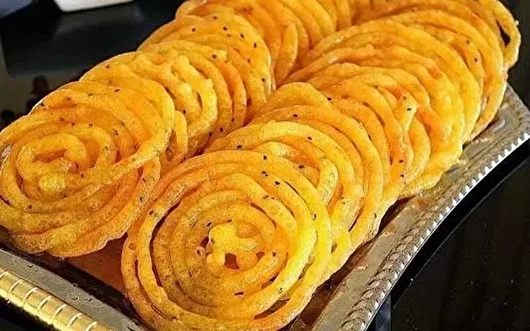 طرز تهیه بامیه و زولبیای خانگی برای ماه رمضان