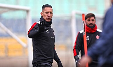 نیازمند بدون مربی تمرین می‌کند