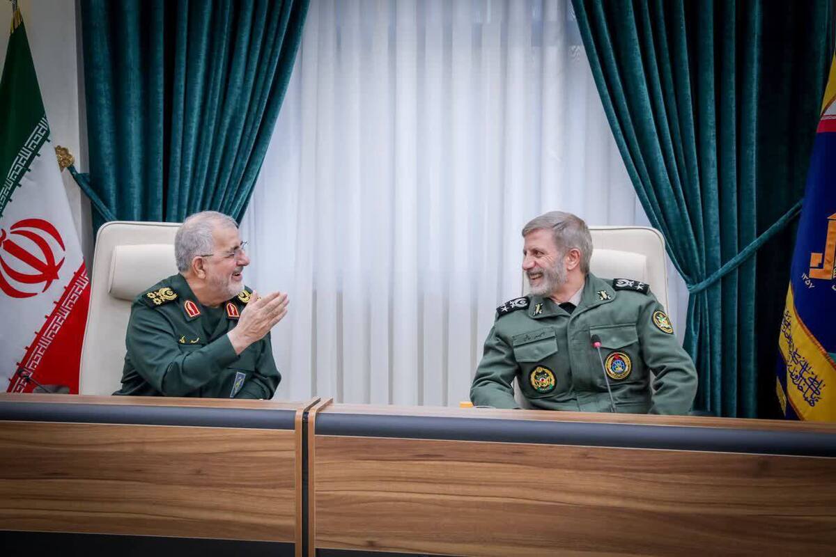 تاکید فرماندهان سپاه و ارتش بر وحدت در مقابل فتنهها